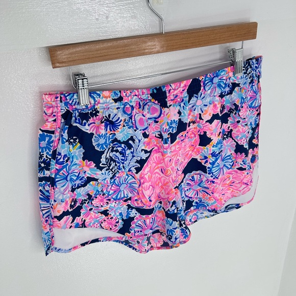 Lilly Pulitzer Luxletic Ocean Trail Shorts Large High Tide Navy Turtle Boho 32x4 - Picture 4 of 11